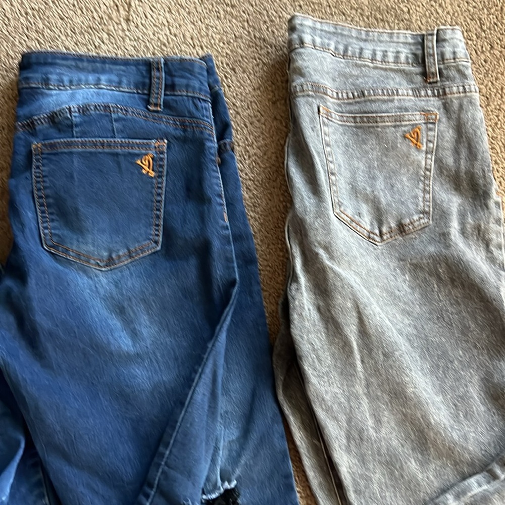 VIP Stylish Distressed Jeans Collection - Picture 3 of 10